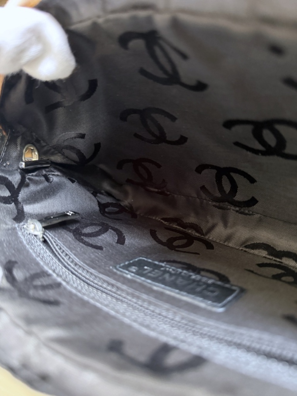 Chanel Classic CC Logo Cambon Pochette Quilted Leather Small Shoulder Bag Black - Picture 11 of 15
